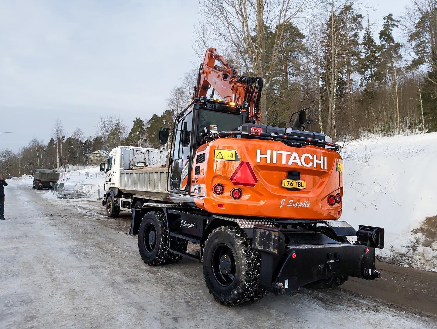 New Dash-7 Hitachi “wheelie” for J. Seppälä