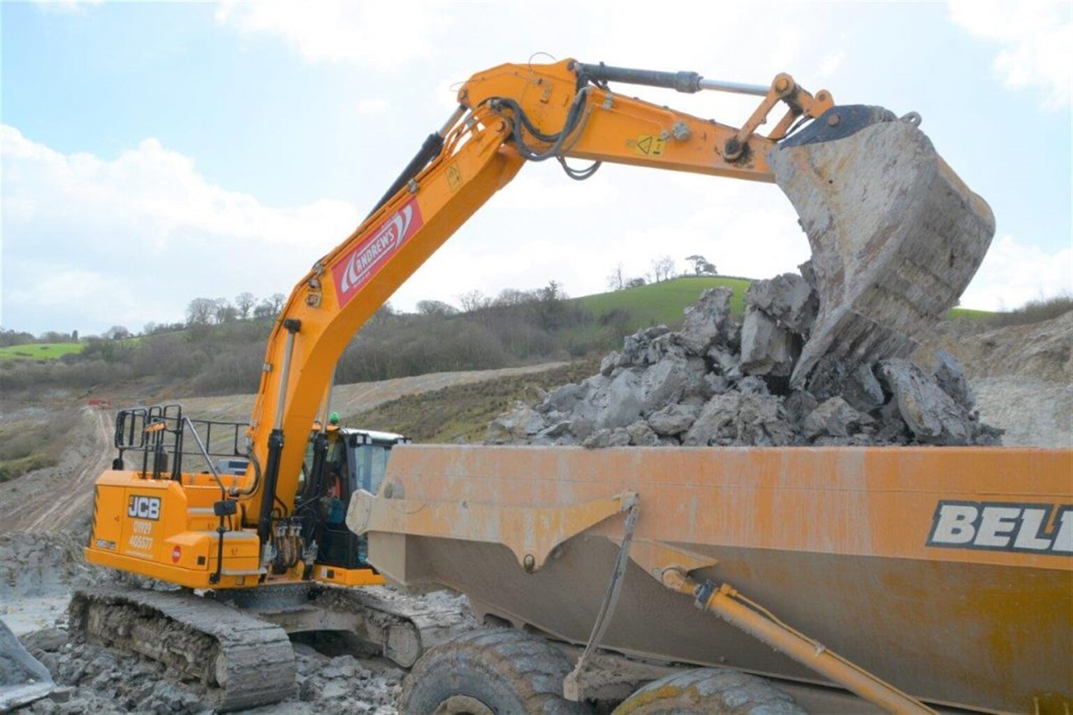 JCB X Series dig on in the Devon clay