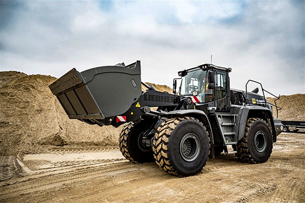 Mean Liebherr loaders for Guggenberger