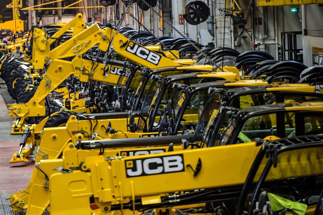 JCB set to reduce production in UK