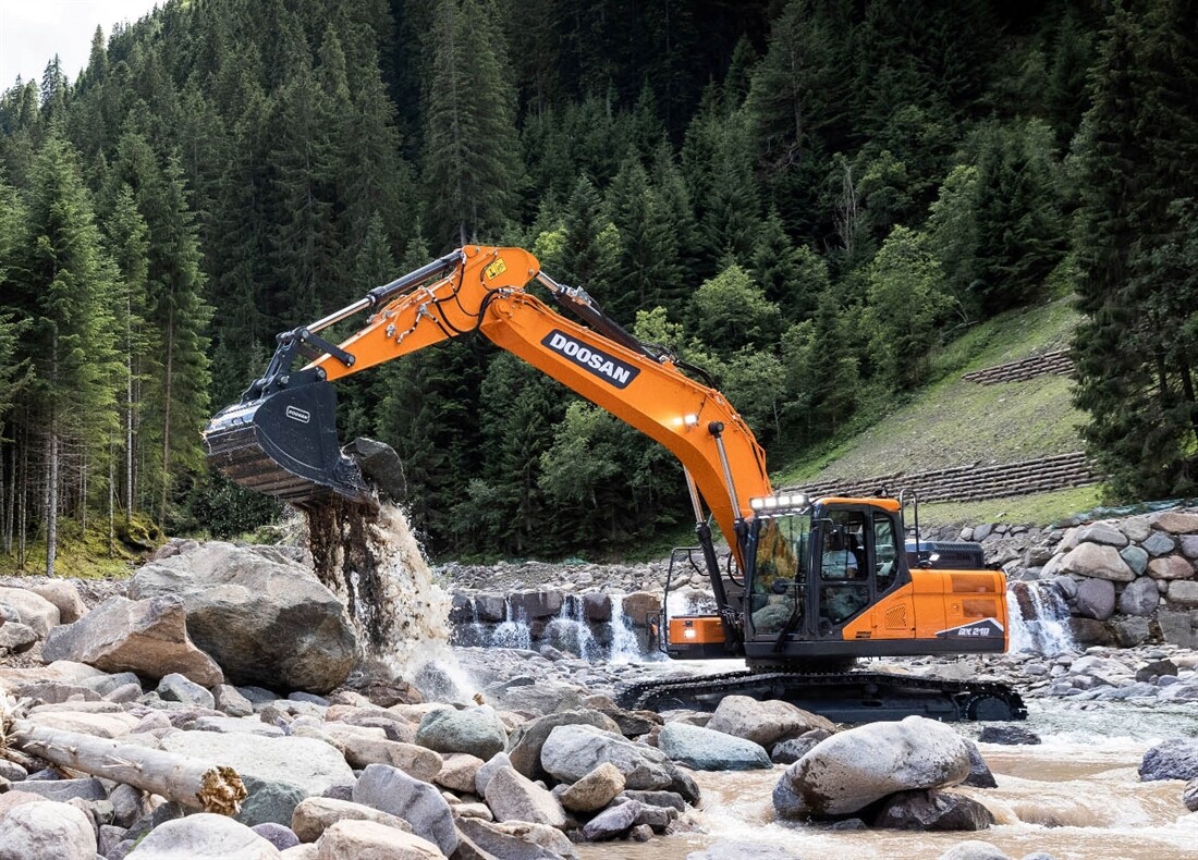 New Doosan 21-tonne excavators