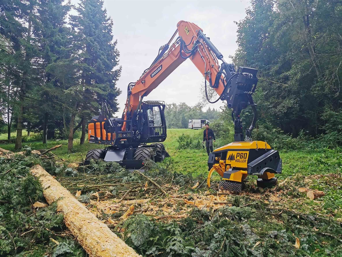 Doosan DX190W-5 modified for forestry work