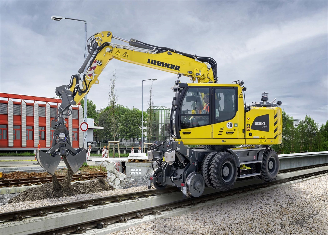 Liebherr A 924 Rail Litronic excavator