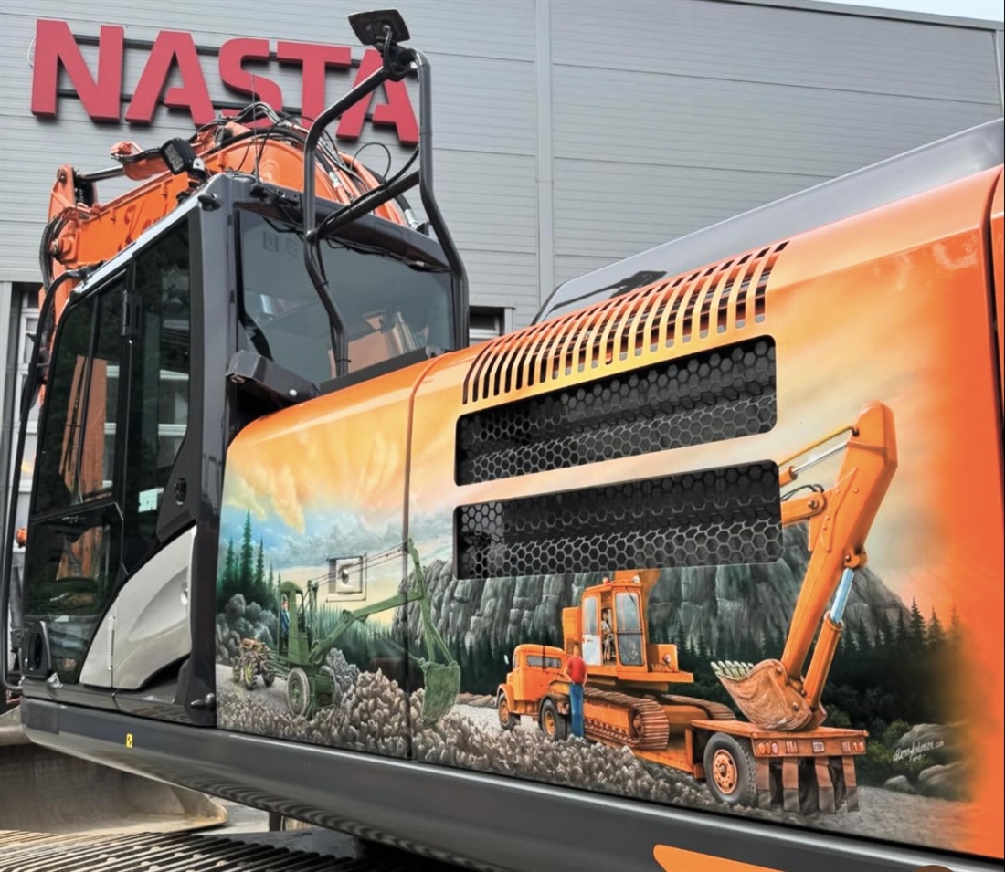 Stunning Artwork on Norwegian Customers Hitachis