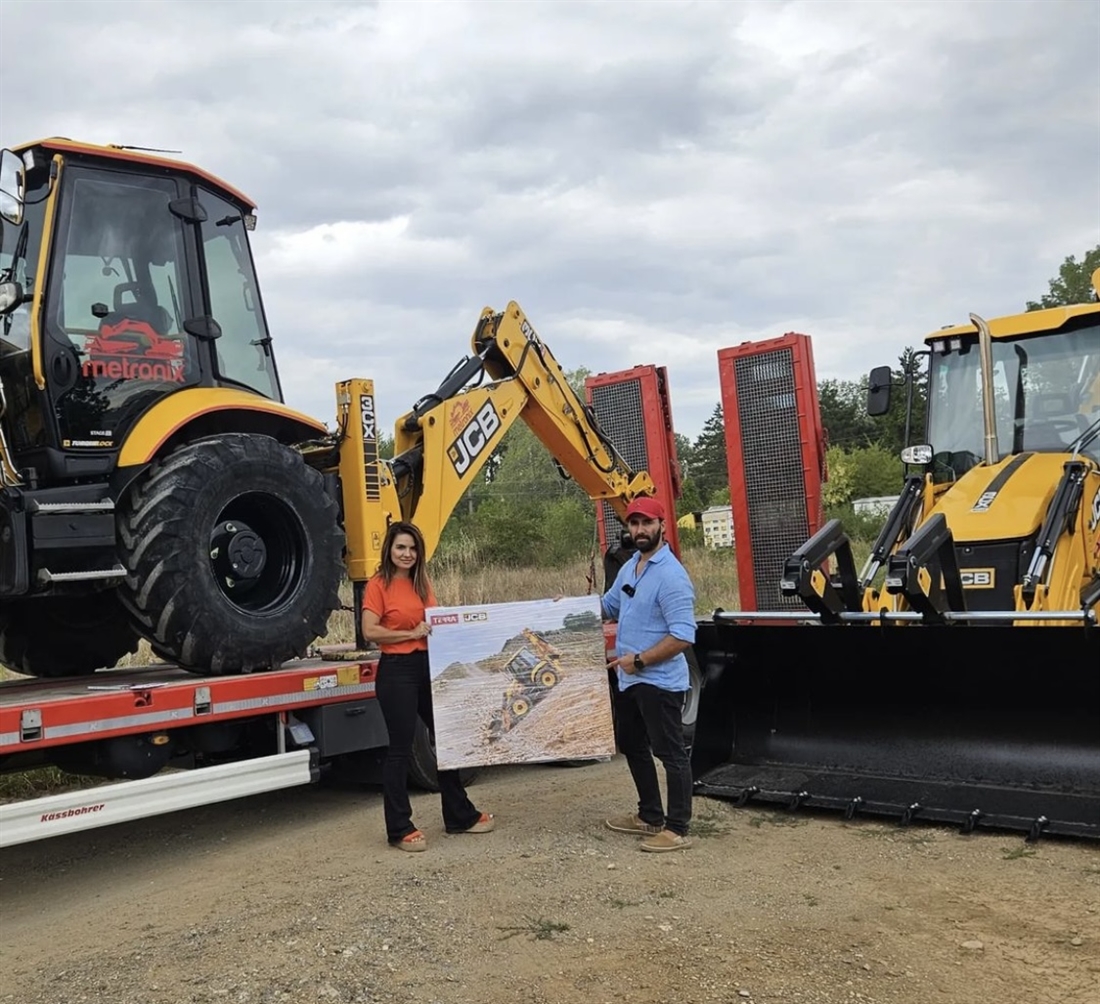 Metronix Take Romanias First Dual View JCB