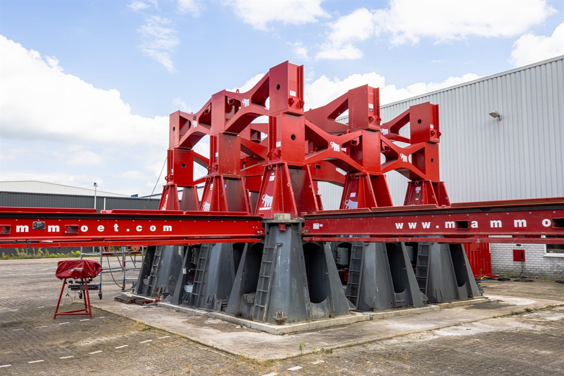 Mammoet launches increased capacity Mega Jack 10000