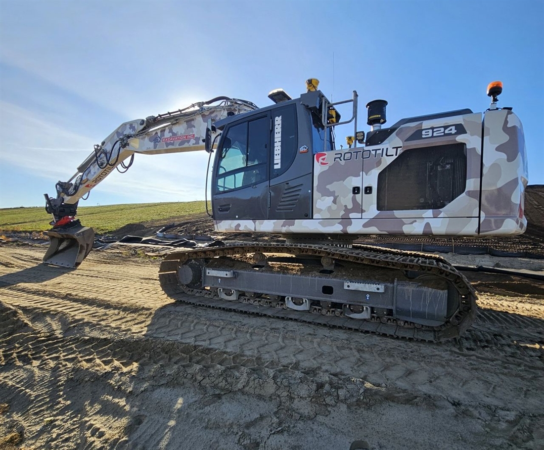 SL Excavations Adds a New Liebherr