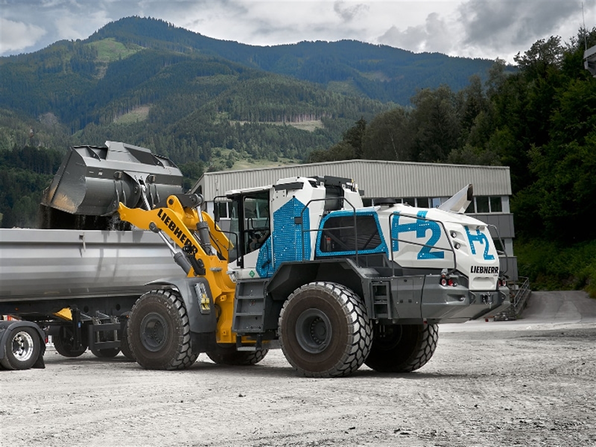 Liebherr Showcases Hydrogen Powered Wheel Loader