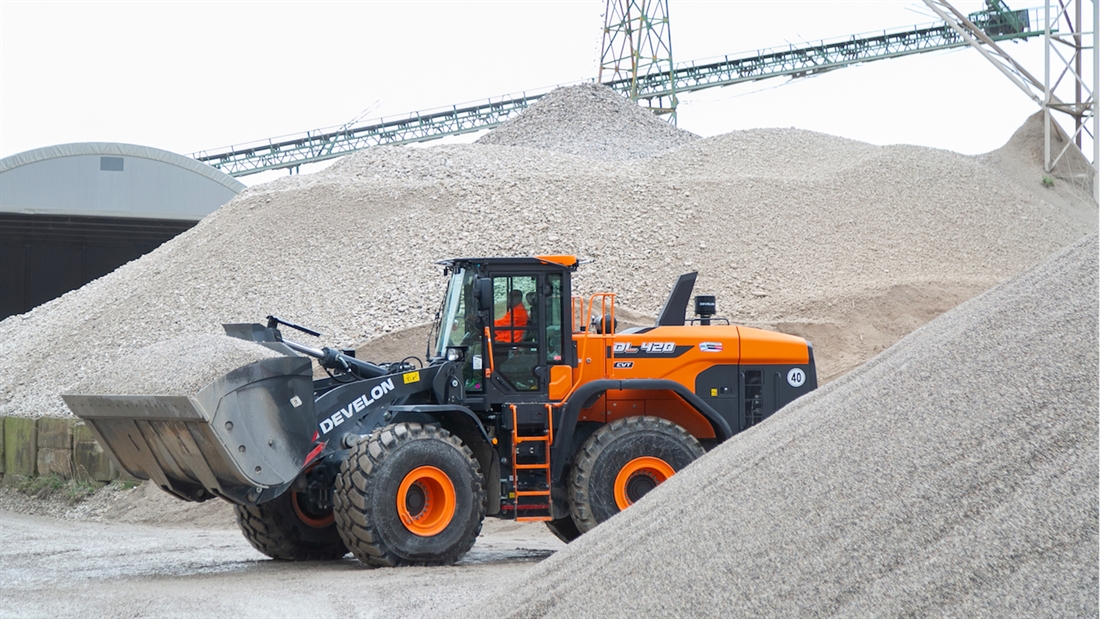 Develon DL420CVT-7 wheel loader optimizes asphalt production