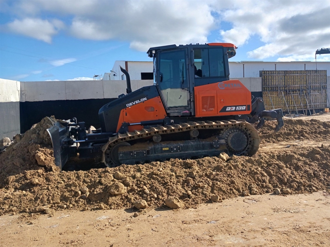 New Develon DD130 dozer at CS Retail Construes