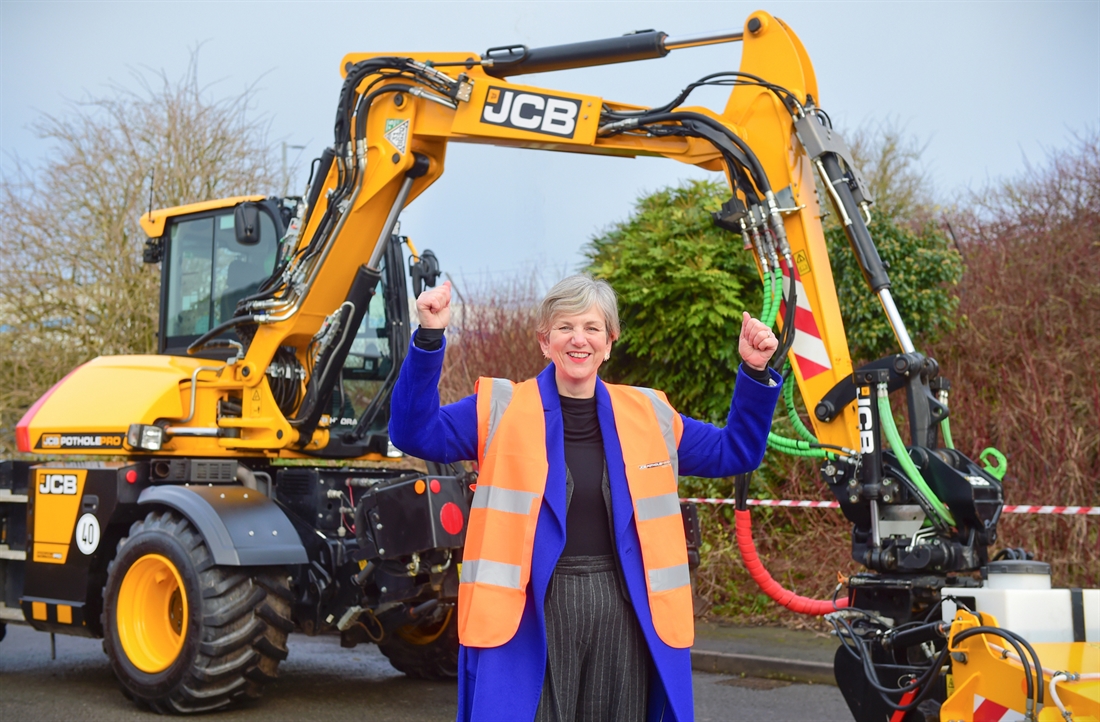 Minister's insight into the JCB machine fixing Britains roads