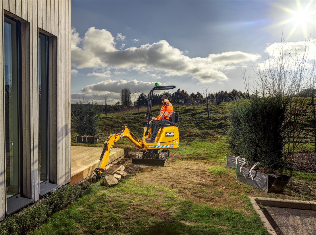 JCB adds to electric compact excavator line with 8008E CTS