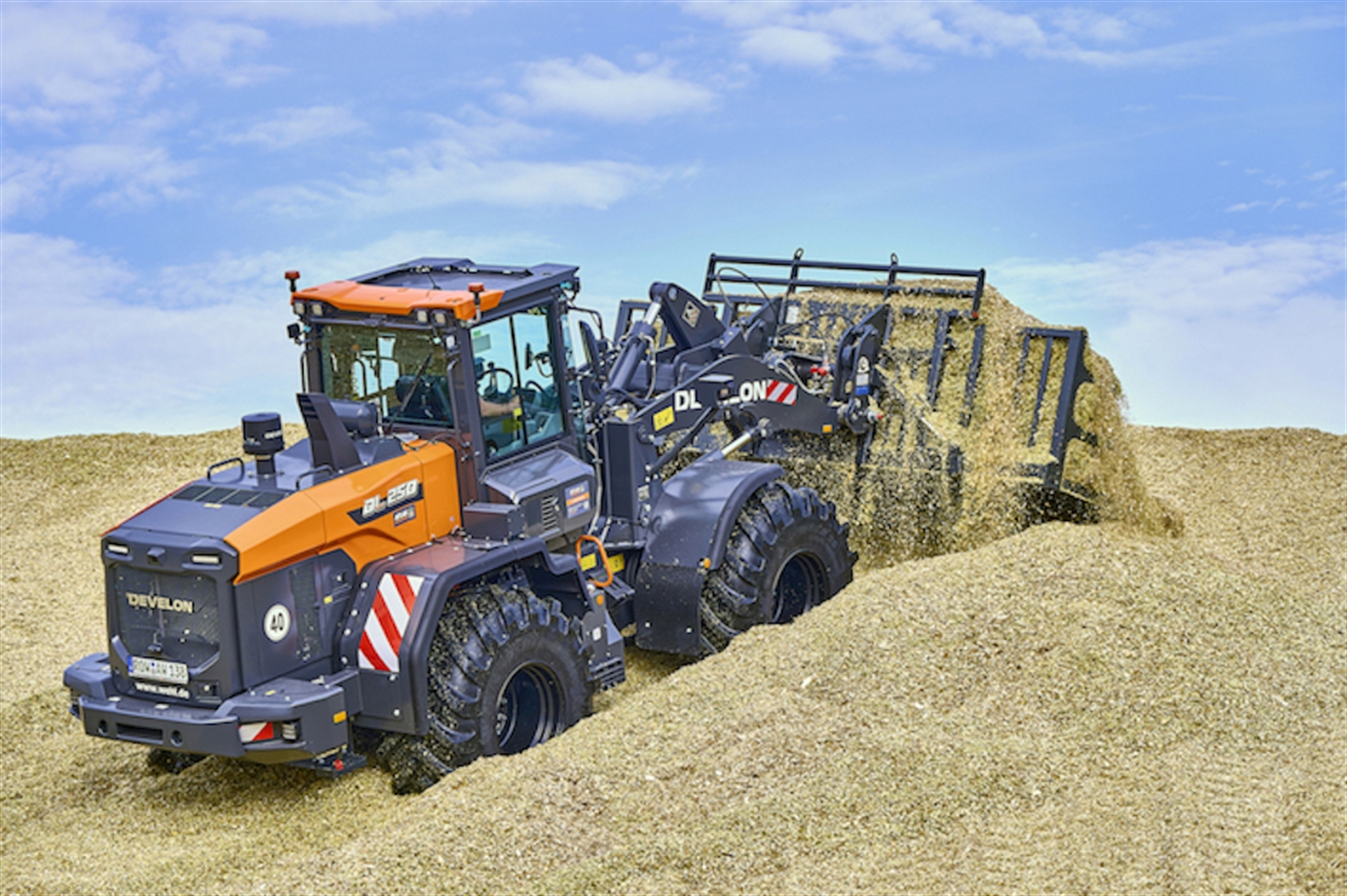 Develon DL250-7 wheel loader successfully completes first assignment