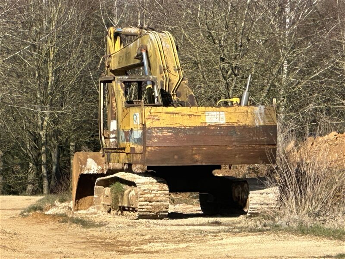 Rare JSW Hydraulic Excavator Spotted